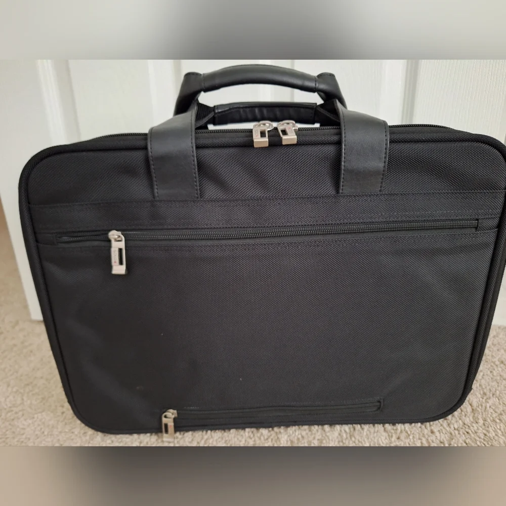 SOLO Laptop Briefcase